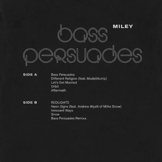 mileymaniaz's tweet photo. NEW ALBUM - BASS PERSUADES 
NEW MERCH AVAILABLE: https://t.co/KAFAC90qBa
HOLLYWOOD BWL: https://t.co/tl998sIRto

TRACK LIST OUT. https://t.co/nNMK86HyAg