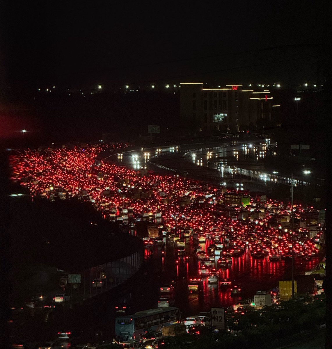 AmanHasNoName_2's tweet photo. Thousands of people in metal boxes stuck on a road, either scrolling reels or hurting their ankles by pressing the brake and clutch, wasting precious time of their youth - because some CEO who never spends more than 15 minutes in commute thinks work from office is mandatory https://t.co/QxIU5LyEp1