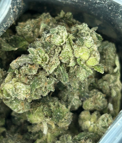 sweetleafHQ's tweet photo. gorilla glue #4 https://t.co/I6Rm4Sv9lB