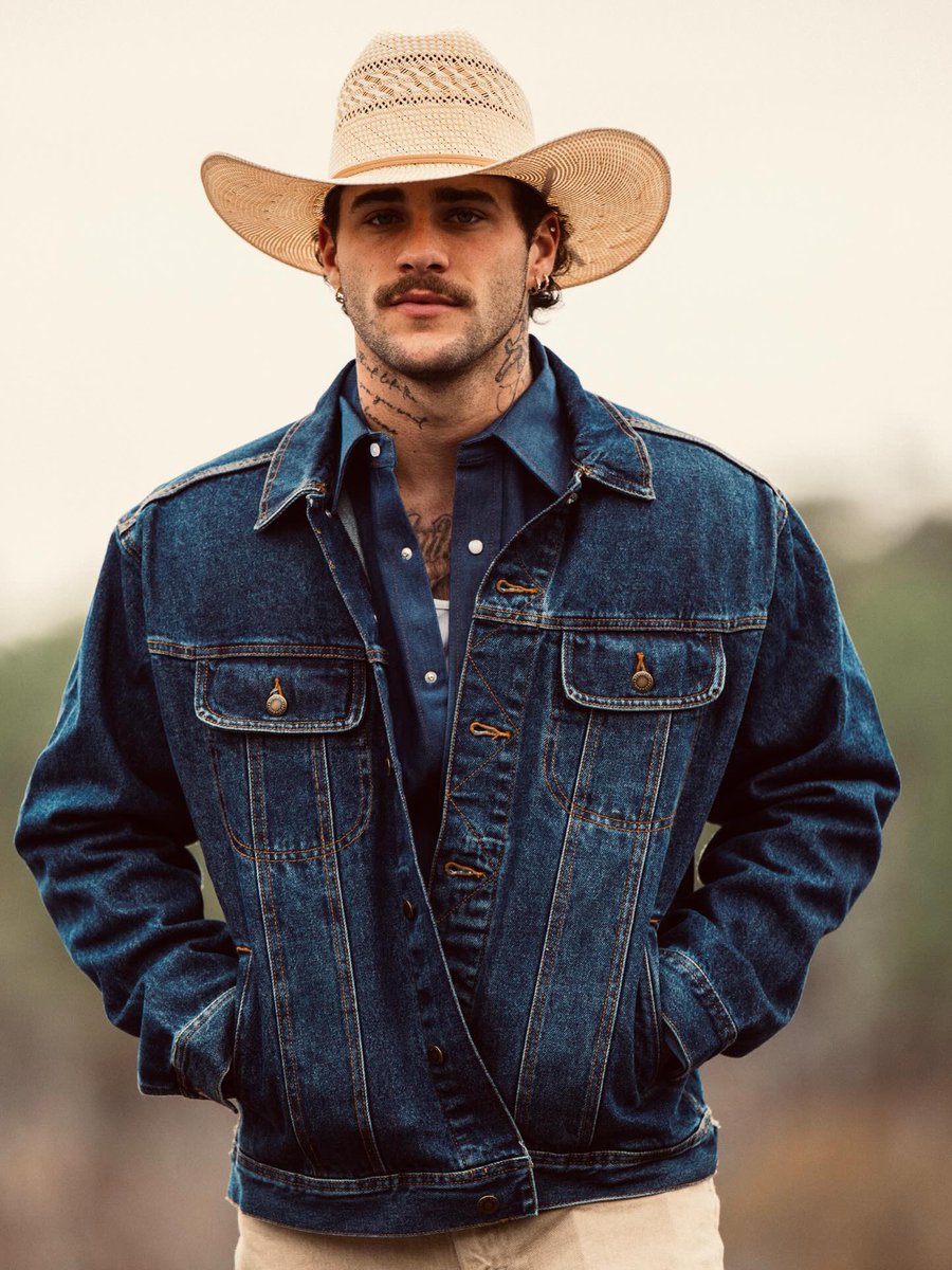 doingmbest's tweet photo. 🤠 https://t.co/PzrXjxxFfv