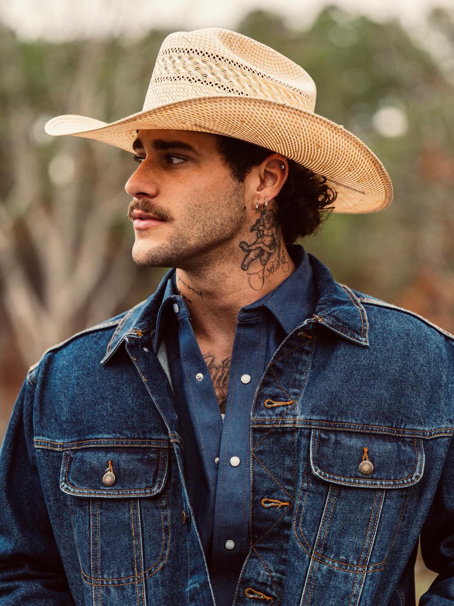 doingmbest's tweet photo. 🤠 https://t.co/PzrXjxxFfv