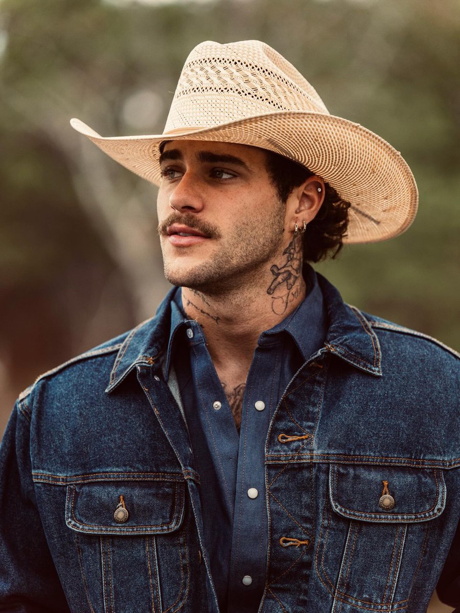 doingmbest's tweet photo. 🤠 https://t.co/PzrXjxxFfv