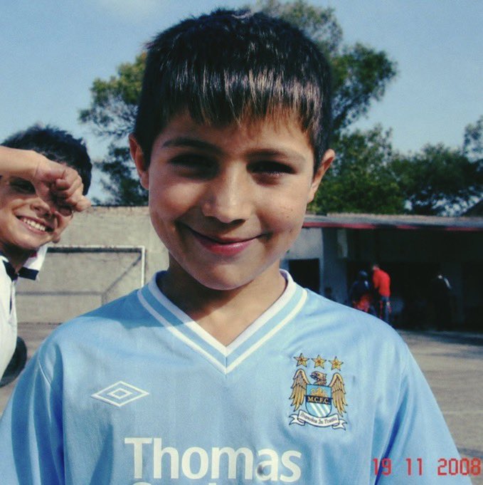 Priceless_MCI's tweet photo. 8 year old Enzo Fernandes supporting Manchester city 😭 https://t.co/EUaLbPSfyf