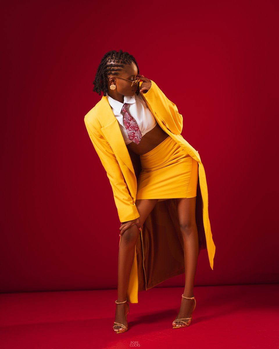 pope_clicks's tweet photo. Red and yellow. 
 Outfit made and modelled by @Sewa_the_tailor 

Photographed by me @pope_clicks https://t.co/5NSfyELrZR