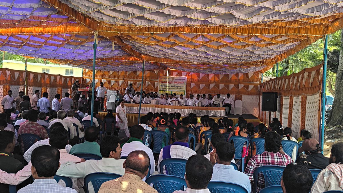 BannerghattaPS's tweet photo. ಬನ್ನೇರುಘಟ್ಟ ಪೊಲೀಸ್ ಠಾಣಾ ಸರಹದ್ದಿನ ಮಂಟಪ ಗ್ರಾಮದಲ್ಲಿ ಹಮ್ಮಿಕೊಂಡಂತಹ ಗ್ರಾಮ ಸಭೆಗೆ ಸೂಕ್ತ ಪೋಲಿಸ್ ಬಂದೋಬಸ್ತ್ ಮಾಡಲಾಯಿತು. https://t.co/cOQckwpv9K