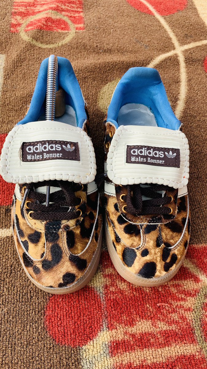 kanyozab38's tweet photo. Adidas OG x Wales Bonner pony Leo Samba
Size38/5uk/5.5us
K98,000
☎️or￼📱+265986795391 https://t.co/vbol0RwvfZ
