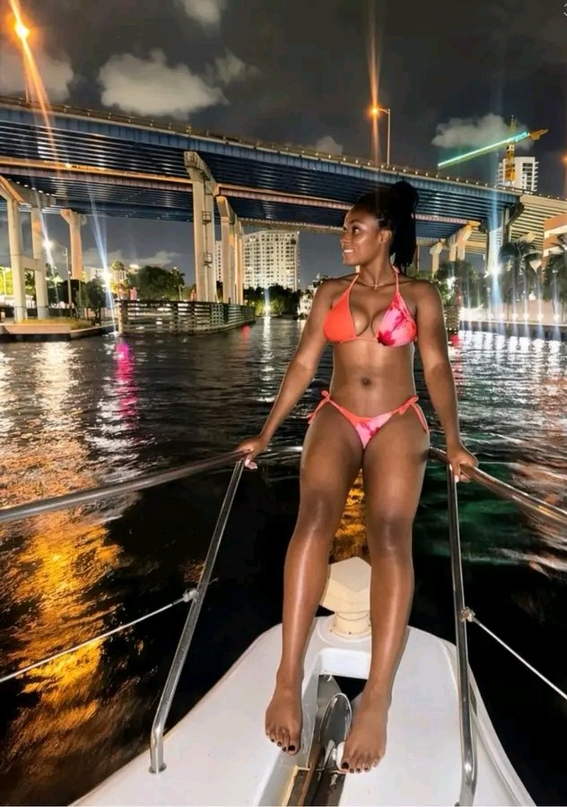 WOODYER09's tweet photo. Kerly Theus😍🥰 https://t.co/DjvOSxCJUJ