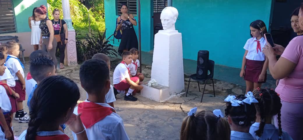 frajelarolando's tweet photo. Inició en Ciro Redondo, al igual que en todo el país el nuevo curso escolar 2026-2027. 
#PorCiroRedondoTodo
#LatirAvileño 
#CubaVencerá https://t.co/L1dAcjzSZc