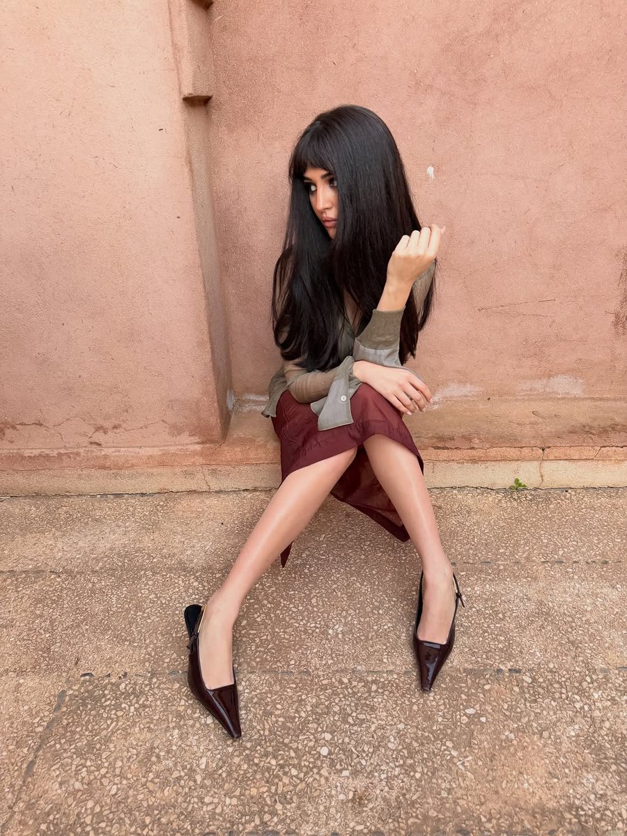 sabrinabar1db's tweet photo. my favorite shoes ever (for suure) https://t.co/7ky3ZvE93W