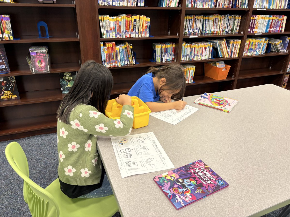 HicksLibrary's tweet photo. Annual lesson on taking good care of library books! #bookcare #1stgrade https://t.co/GtvyX6t10z