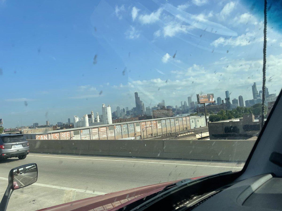 firestar120's tweet photo. Forgot to post these but downtown Chicago https://t.co/68bwi8k3Si