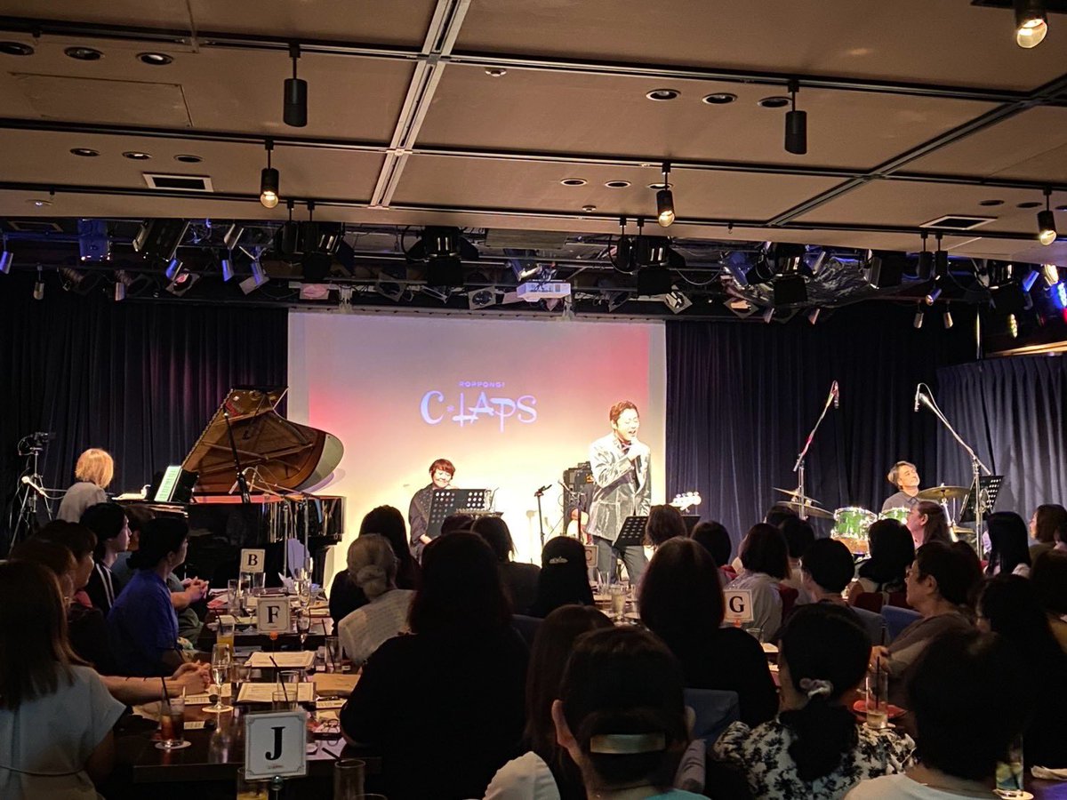 musicarey's tweet photo. 優ちゃんこと原田優一さんの
Birthday LIVE 終了いたしました。優ちゃんの素晴らしい歌と素晴らしいトークに笑顔満開の会場！満員のお客様と共に、
そして音楽と共にお祝いできて
素敵な夜となりました！
優ちゃん、おめでと〜♡
#原田優一　#birthdaylive 
#六本木claps #yukachanband https://t.co/KuGepNQwdi