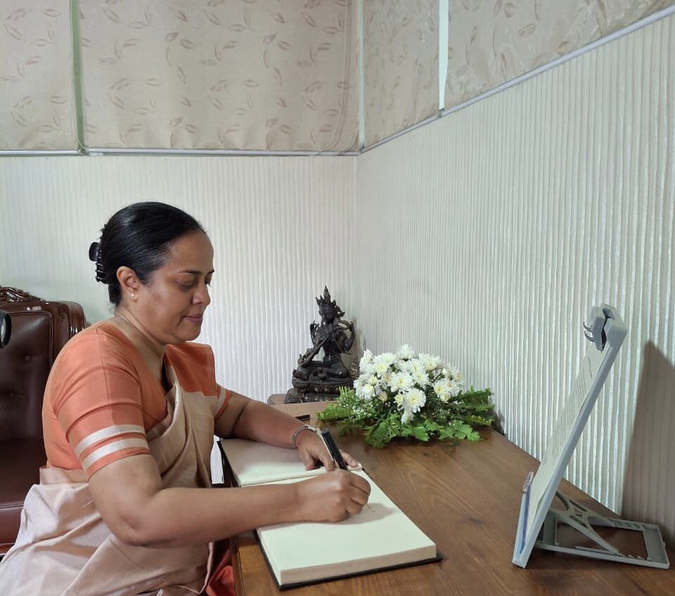 RDelpitiya's tweet photo. Today, I visited @MofaNepal to convey condolences following the tragic loss of lives and devastation caused by the recent floods, and signed the Book of Condolence, expressing Sri Lanka’s solidarity with Nepal.
 #DiplomacyLk #lka #SriLankaWithNepal https://t.co/GYH2iLmrZO