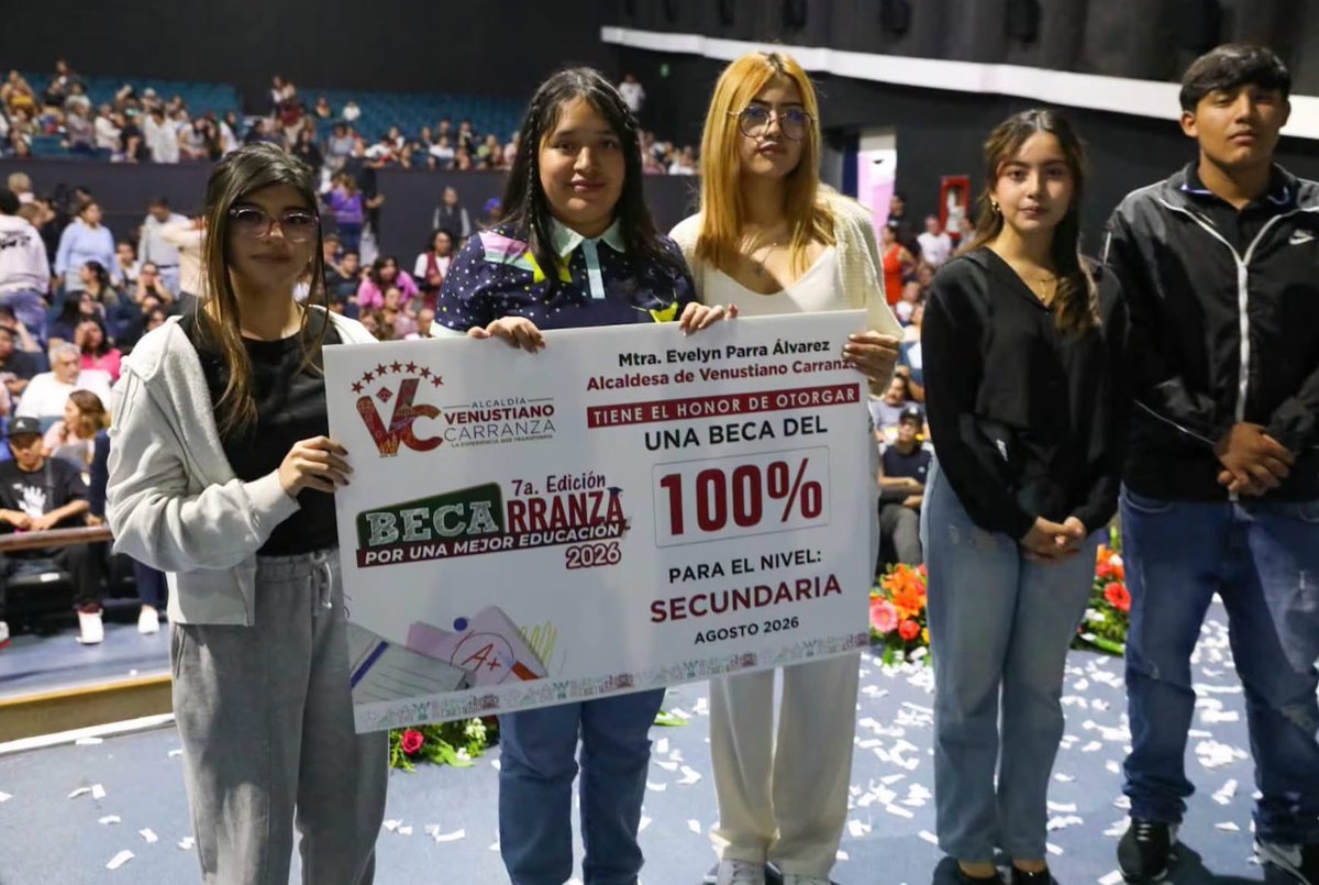 evelyn_parraA's tweet photo. #EnMedios

En Venustiano Carranza, la educación es una prioridad. 📚🎓

Con #BECARRANZA2026 entregamos más de 3 mil becas, con descuentos de hasta el 100% en colegiaturas.

Aquí no prometemos oportunidades: las hacemos realidad. Porque transformar vidas también es abrir caminos para que nadie deje de estudiar. 👇🏽📰 La Crónica de Hoy.

https://t.co/FuFQ5t76q3
