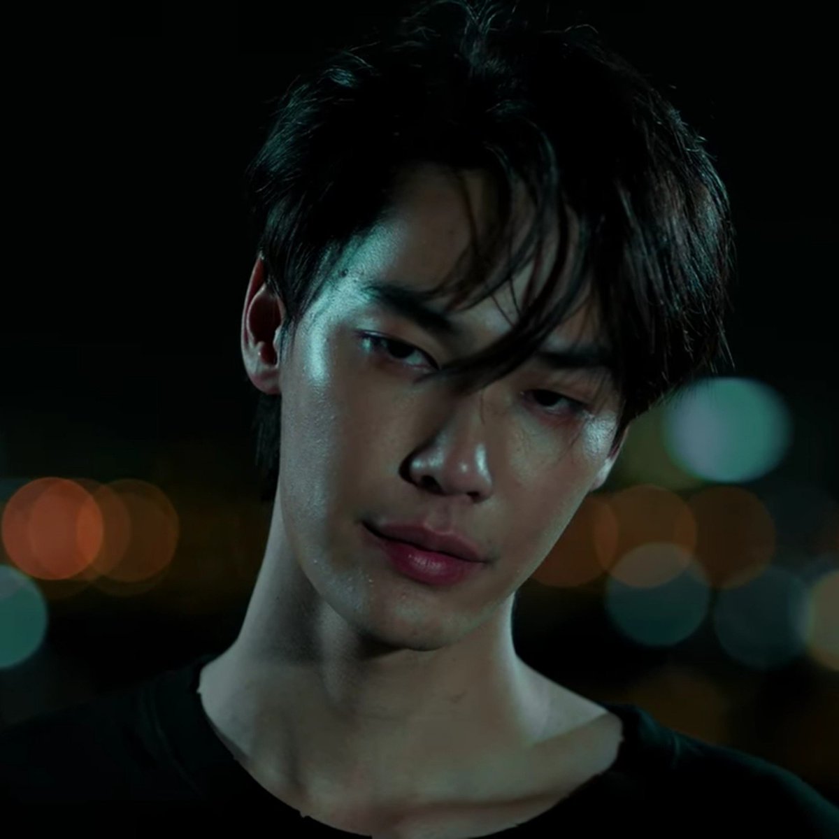 aice_vtp's tweet photo. give me a sec, i need to process his face. he's so damn hot...

#MrKillSeriesEP9 https://t.co/GKUPzfuXDK