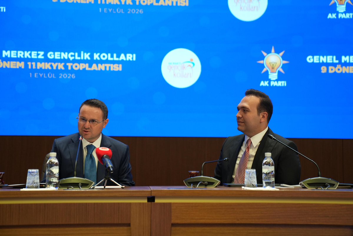 avyusufibis's tweet photo. 📍AK Parti Genel Merkezi 

Adalet Bakanımız Sayın @abakingurlek’in katılımlarıyla Genel Merkez Gençlik Kolları MKYK Toplantımızı gerçekleştirdik.

Güçlü ve adil Türkiye idealini; adaletin üstünlüğünü, hukukun güven veren yapısını ve yargının geleceğini konuştuk.

Tecrübelerini bizlerle paylaşan, kıymetli katılımlarıyla toplantımıza değer katan Sayın Bakanımıza teşekkür ediyorum.