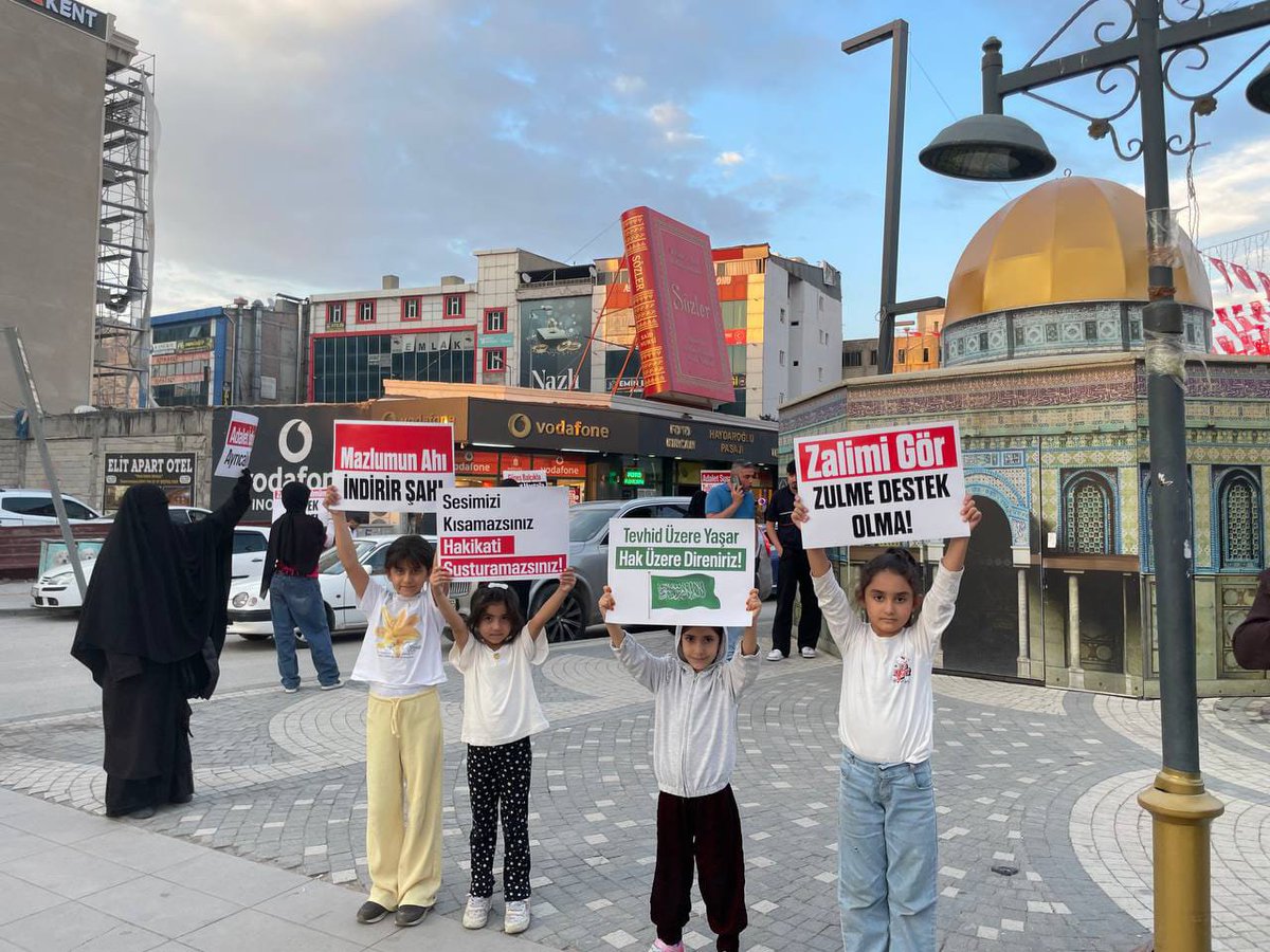 abdlslamozarsln's tweet photo. Hocamız ve kardeşlerimiz için adalet bekleyişindeyiz
TutuklulukZulmünü Bitirin
AlparslanHocaya Özgürlük
SemraHocaya Özgürlük https://t.co/dIMTZUt99I