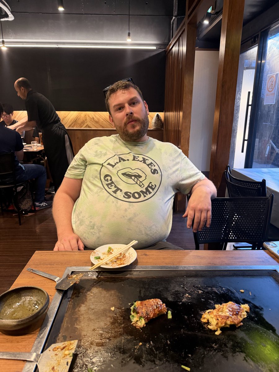 bigeasy_j's tweet photo. big dinner in Osaka 🇯🇵 https://t.co/KaynW9AZVn