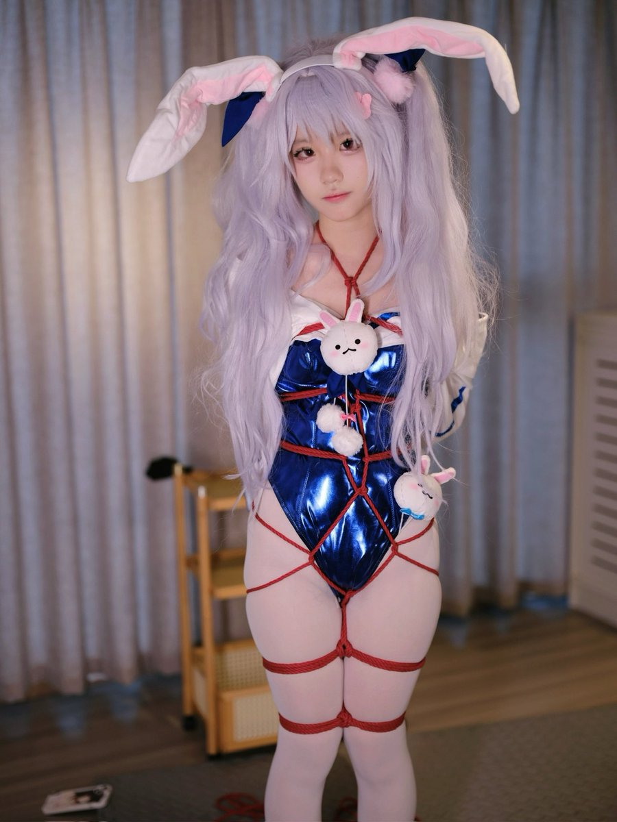 Yueniangqwufty's tweet photo. 请问今天要来点兔子吗
#捆绑 
#cosplay 
#拉菲兔女郎 https://t.co/0wuNy6BPQa