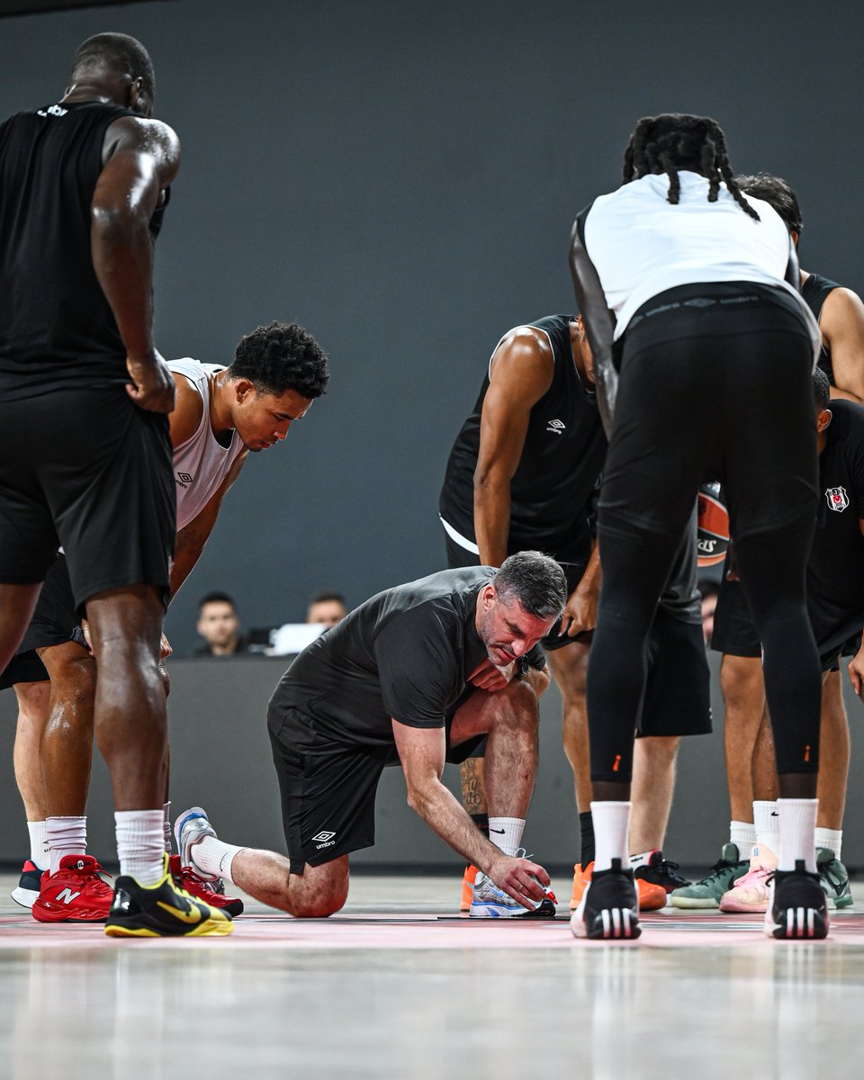 BJK_Basketbol's tweet photo. He is back. 🦅 https://t.co/cjWmlaO4ze