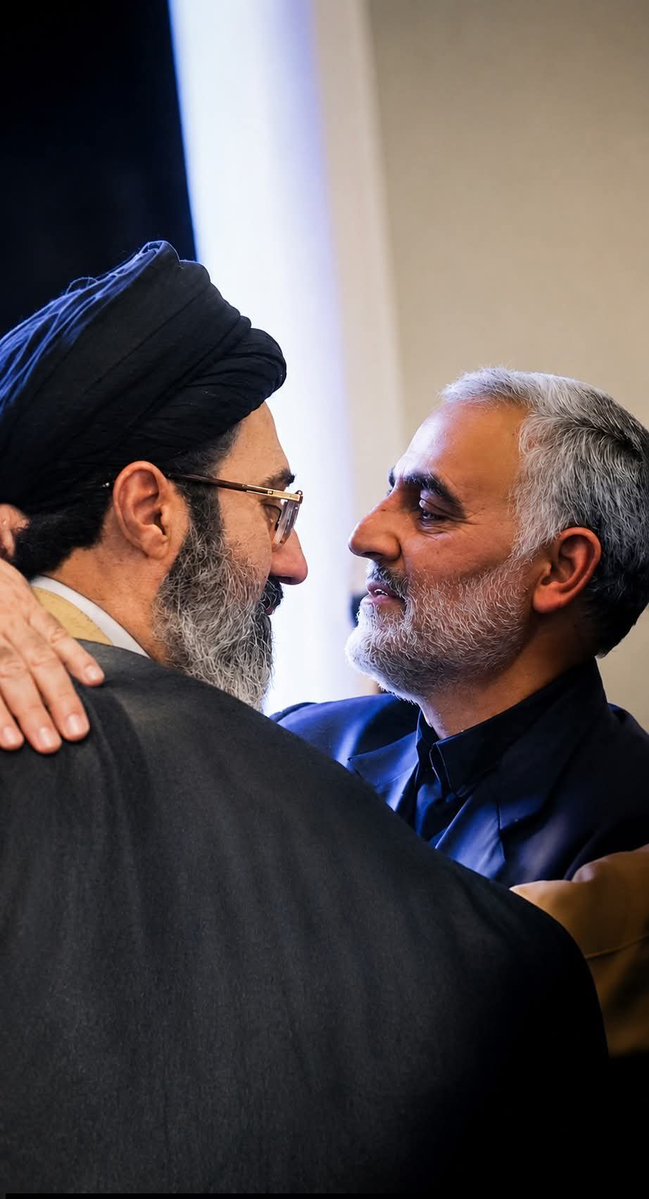 nooromany's tweet photo. إذا كان أهل فارس مجوس، فلماذا قال عنهم الرسول (ص ) "لو كان الإيمانُ منوطاً بالثريا، لناله رجالٌ من فارس" ؟؟ https://t.co/KxpeiUMxJC