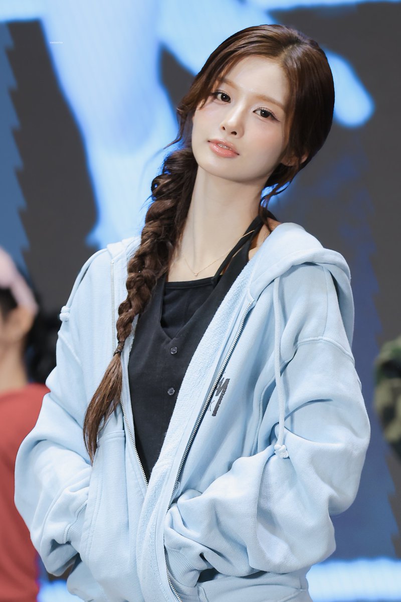 memories126_'s tweet photo. 260830 

#NMIXX #엔믹스
#설윤 #SULLYOON https://t.co/dvqsc2jhSt
