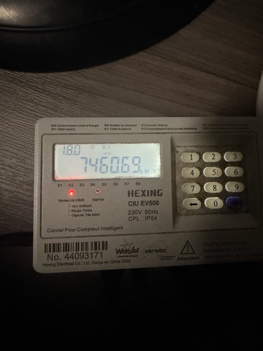 KadouPro's tweet photo. @jpdioma Putain de merde 😭 1 416 951 FCFA dépensés en électricité Woyofal en seulement 2 ans pour un simple studio 2 pièces… soit presque 59 000 FCFA par mois. À ce niveau-là, c’est plus une facture d’électricité, c’est un deuxième loyer 😭💀 https://t.co/EqeW4DoDIe