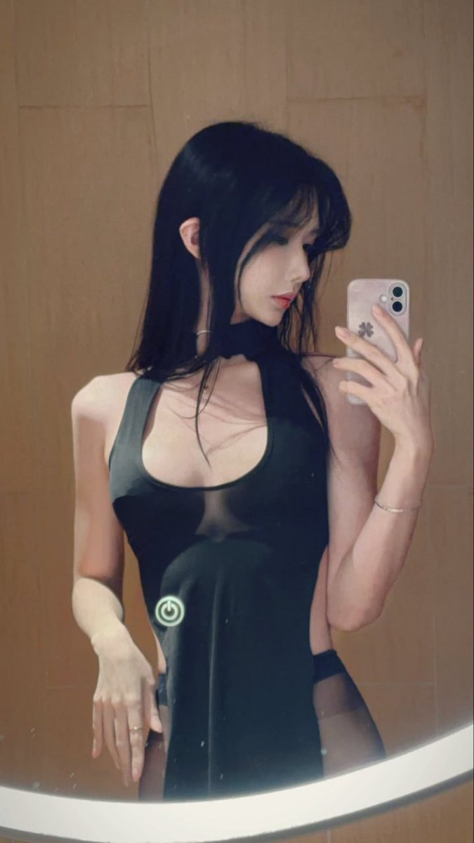 BabbiniVicky's tweet photo. 我真的不要🚪

真的给b看 不信你试试

是粉哒看完不许瞎说嘿嘿 https://t.co/AQ3K8K0fut
