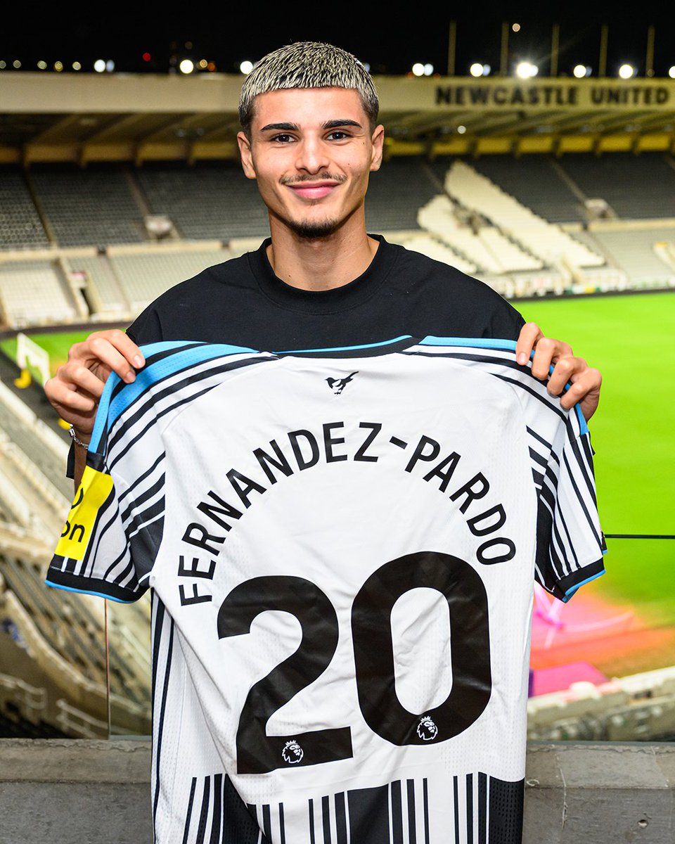 NUFC's tweet photo. New surroundings 😁 https://t.co/mO6r6i4QKx