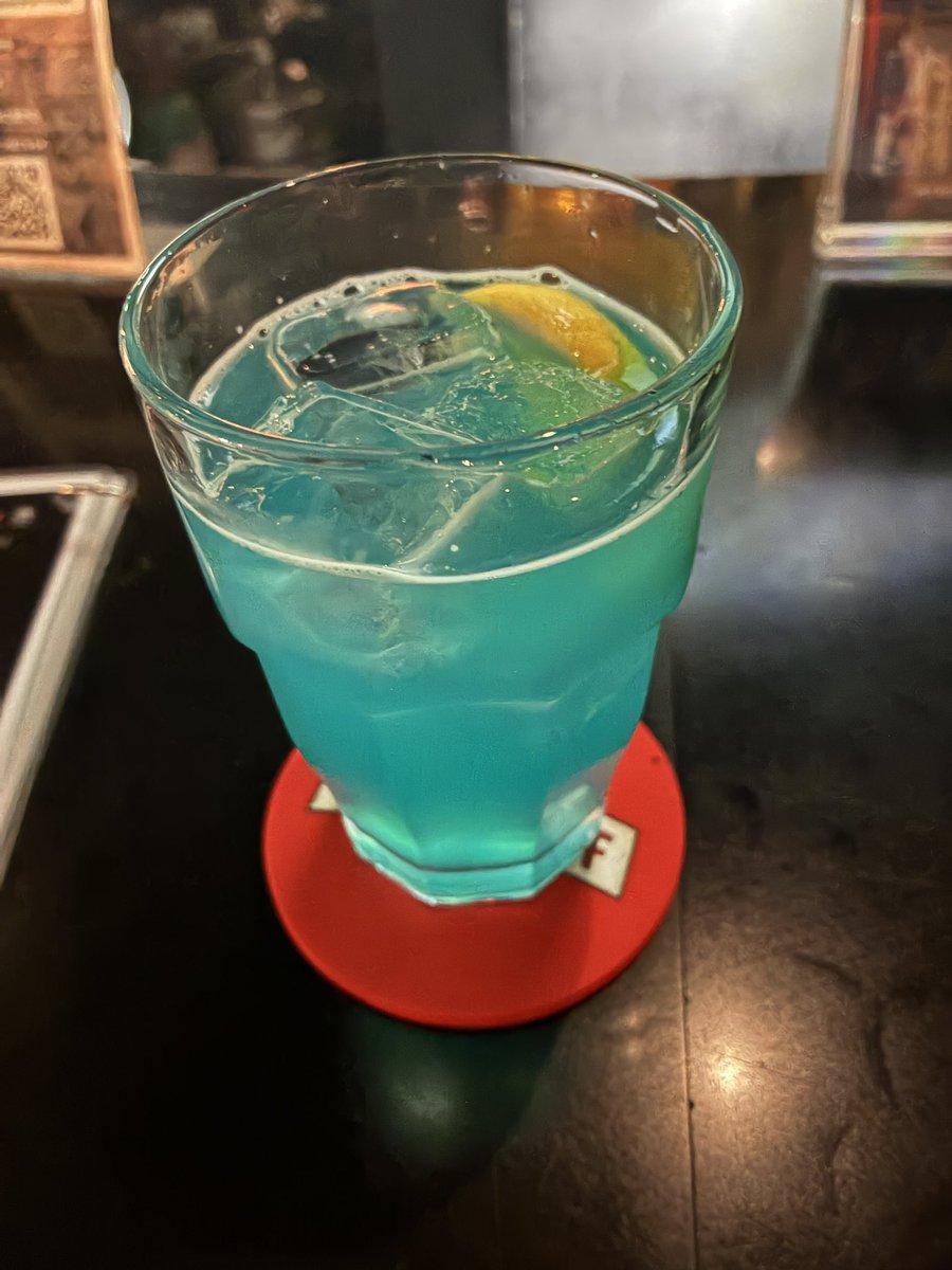 SCAsen0821's tweet photo. 昔1人で飲むことあんましやなんだのに
BARに行くようになってしまってる
今日行った渋谷のバーは良かった
バンド好きなら行って欲しい欲しい

SCANDAL好き言うたらA.M.D.K.JやTonight流してくれたり他のバンド流してくれたり最高やったわ
リクエストできるのもいい https://t.co/bir6ry6z5I