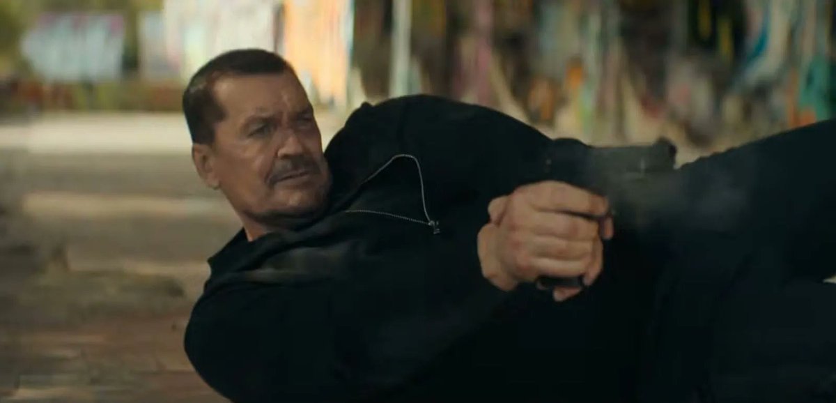 Screendaily's tweet photo. 👊All rise 👬

Rise Of The Footsoldier: Retribution has scored the biggest box office opening weekend of the seven-film franchise.

Pat Tate and pals brought in over £300,000 across the full opening, and should become the biggest Footsoldier title ever this week: https://t.co/bbz9TyUg3F