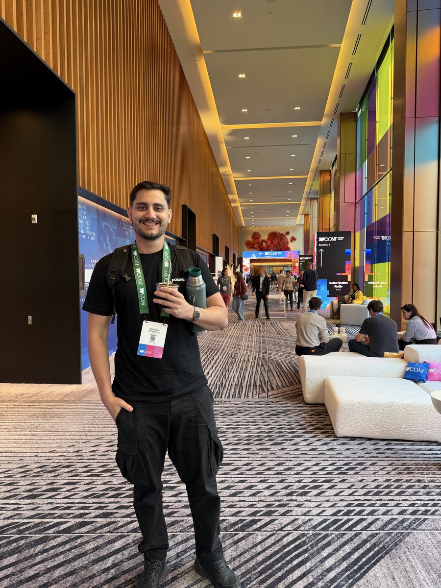 echevarss's tweet photo. Webflow conference by far — @webflow https://t.co/tg3hvR35V3