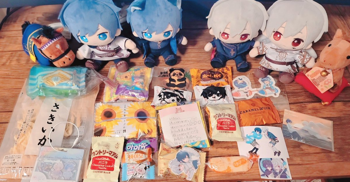 uni_E7's tweet photo. マジで2日間ありがとうございました!!!色んなお菓子や配布物貰えてめちゃ嬉しかった(^^)早速ステッカーはpcに貼って使うつもり https://t.co/UscNmZnaPX