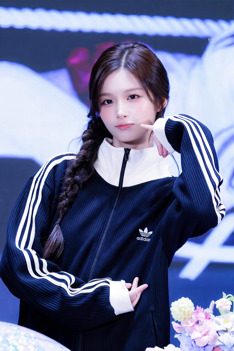ljd_1122's tweet photo. 260830 🐰👈🏻

#NMIXX #엔믹스 #설윤 
#SULLYOON #薛侖娥 https://t.co/8A48GAunqD