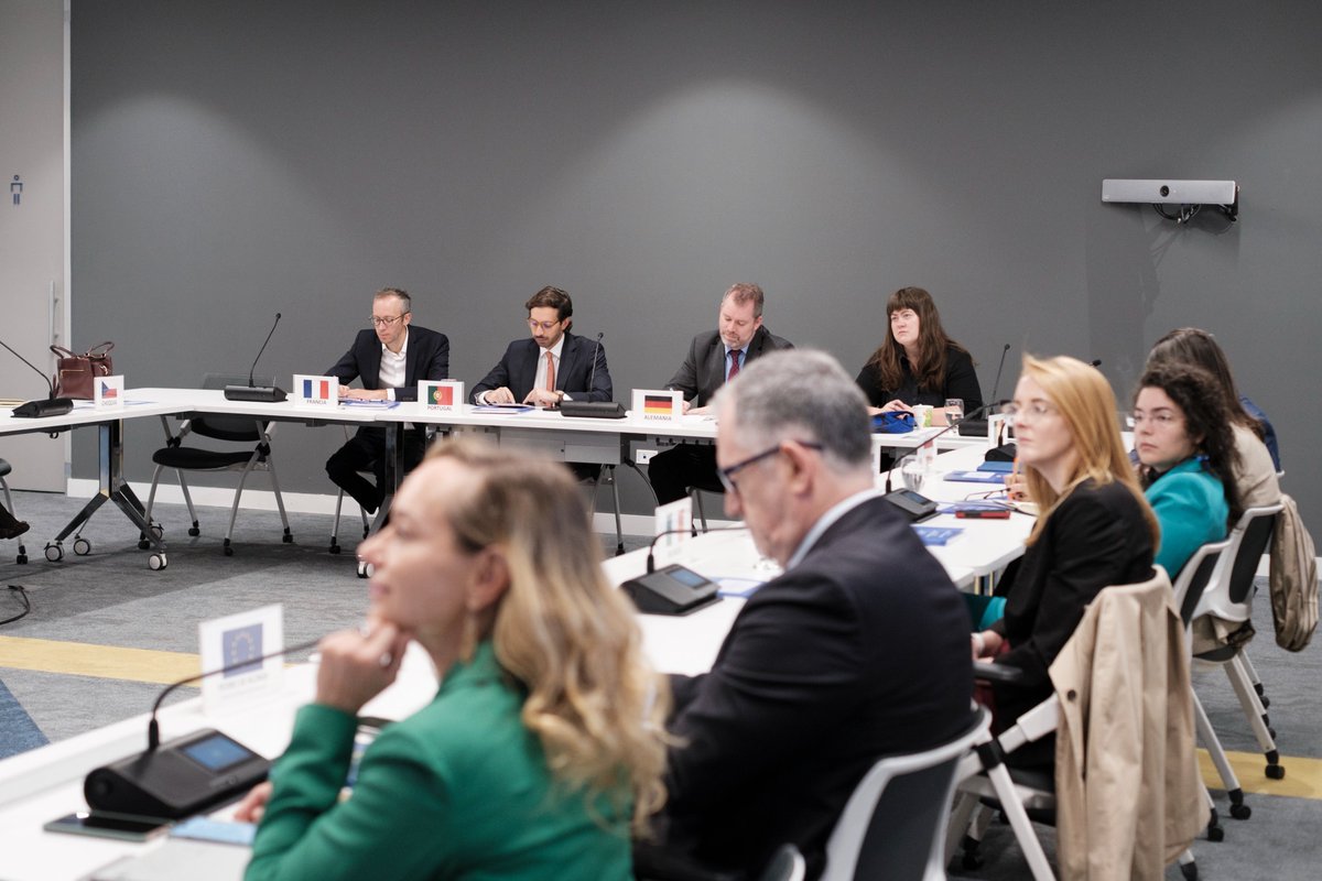 moeuecolombia26's tweet photo. El jefe de la Misión de Observación Electoral de la Unión Europea en Colombia, Esteban González Pons, llegó a Bogotá para presentar el Informe Final de la misión, que incluye un conjunto de recomendaciones para futuros procesos electorales.

Hoy se reunió en Bogotá con el Embajador de la @UEenColombia François Roudié y con los embajadores de los Estados miembros de la UE.

La Delegación de la Unión Europea en Colombia, con el apoyo de los Estados miembros, dará seguimiento en los próximos meses la eventual implementación de las recomendaciones ofrecidas a Colombia en el Informe Final.

¿Quieres saber cuáles son las recomendaciones?
📌Apúntate ahora al evento de presentación del informe: https://t.co/d1JRq30hJU