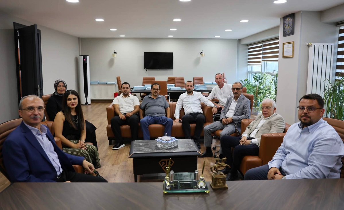 AKPartiAtakum_'s tweet photo. 📌TBMM Adalet Komisyonu Başkanvekilimiz, Siyasi ve Hukuki İşler Başkan Yardımcımız, Milletvekilimiz Sn. Av. Orhan Kırcalı’yı İlçe Teşkilatımızda ağırladık.

Birlikte güçlüyüz, birlikte yol yürüyoruz. 🇹🇷 https://t.co/iwzYINvvGM