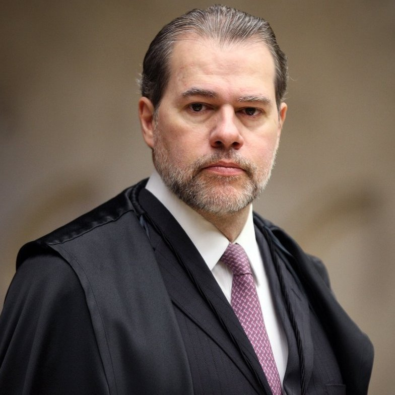 republiqueBRA's tweet photo. 🚨 🇧🇷 REVIRAVOLTA: Ministro Dias Toffoli (TSE) volta atrás e RESTABELECE a campanha de Renan Santos à Presidência, autorizando propaganda digital nos perfis registrados no TSE, participação em debates na TV e em podcasts, além de repasses do fundo eleitoral e gastos com eventuais recursos já recebidos.