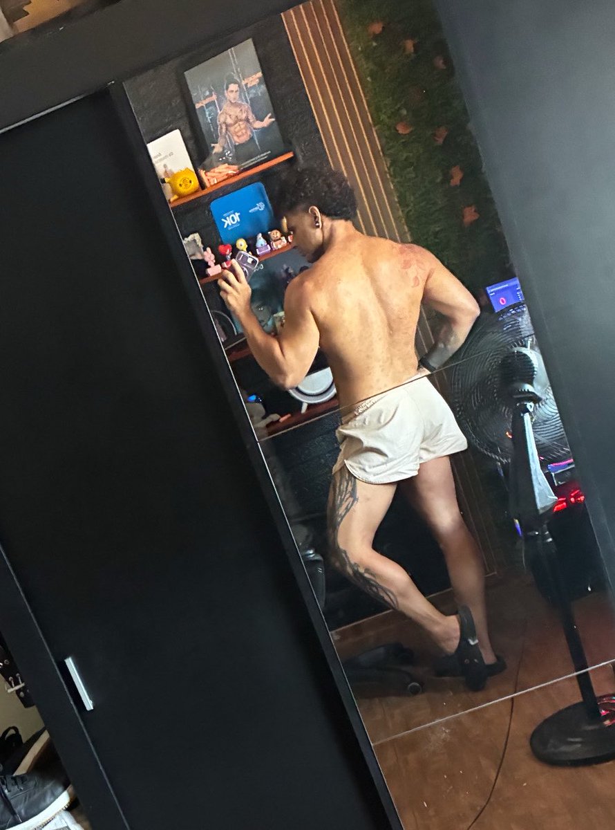 badtzboy_'s tweet photo. To precisando de muita tatuagem nas costas https://t.co/b7PrLTu7ar