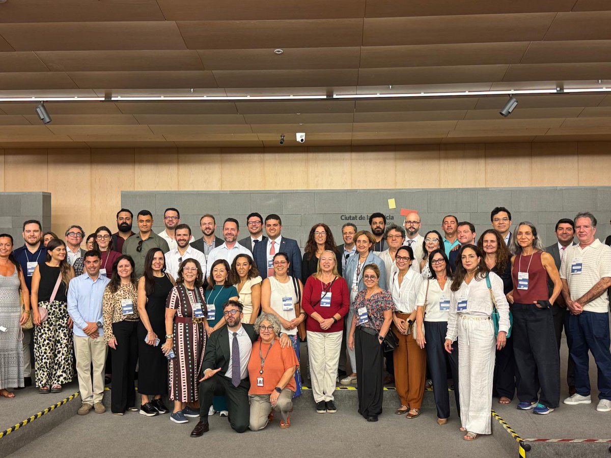 justiciacat's tweet photo. 🇧🇷⚖️ Visita institucional a la Ciutat de la Justícia

Avui hem rebut la visita d’una delegació de jutges i fiscals del Brasil, organitzada per l’Acadèmia de Formació Jurídica Iuris Roma.

La delegació ha estat acompanyada per la secretària per a l’Administració de Justícia; la gerent; el director de l’IMLCFC i la cap de l’Oficina d’Atenció a la Víctima.

Una trobada per compartir experiències, coneixement i bones pràctiques en l’àmbit de l’Administració de Justícia. 🤝⚖️