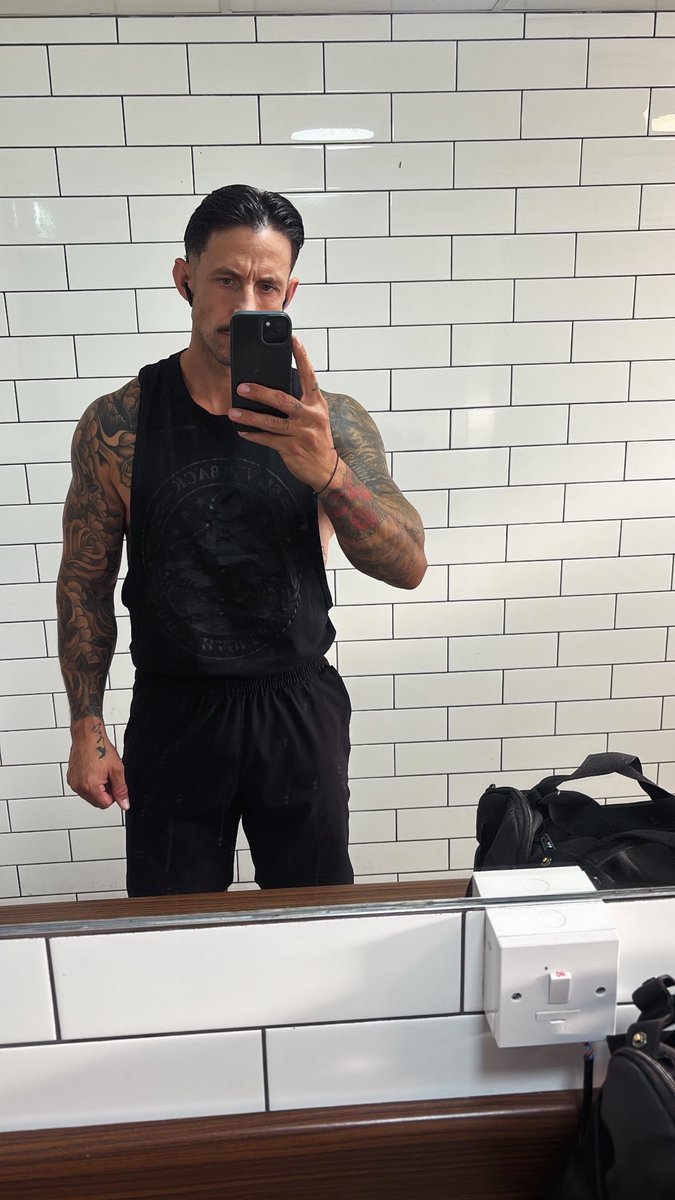 Bennyinked's tweet photo. Good pump on 😉 wonder what else I can get pumped😈 https://t.co/FSZjbJPI23