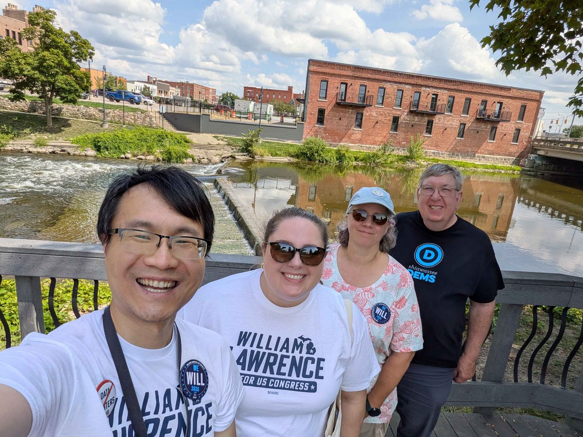 WeWill2026's tweet photo. In TWO DAYS, we knocked over 7,000 doors 💪

We had an incredible weekend of action powered by 100+ volunteers! 

We knocked 100k during the primary. Now, we’re going to double it and do it again: WE WILL knock 200k doors by Nov. 3 with YOUR help. https://t.co/MmGUSzXNKs