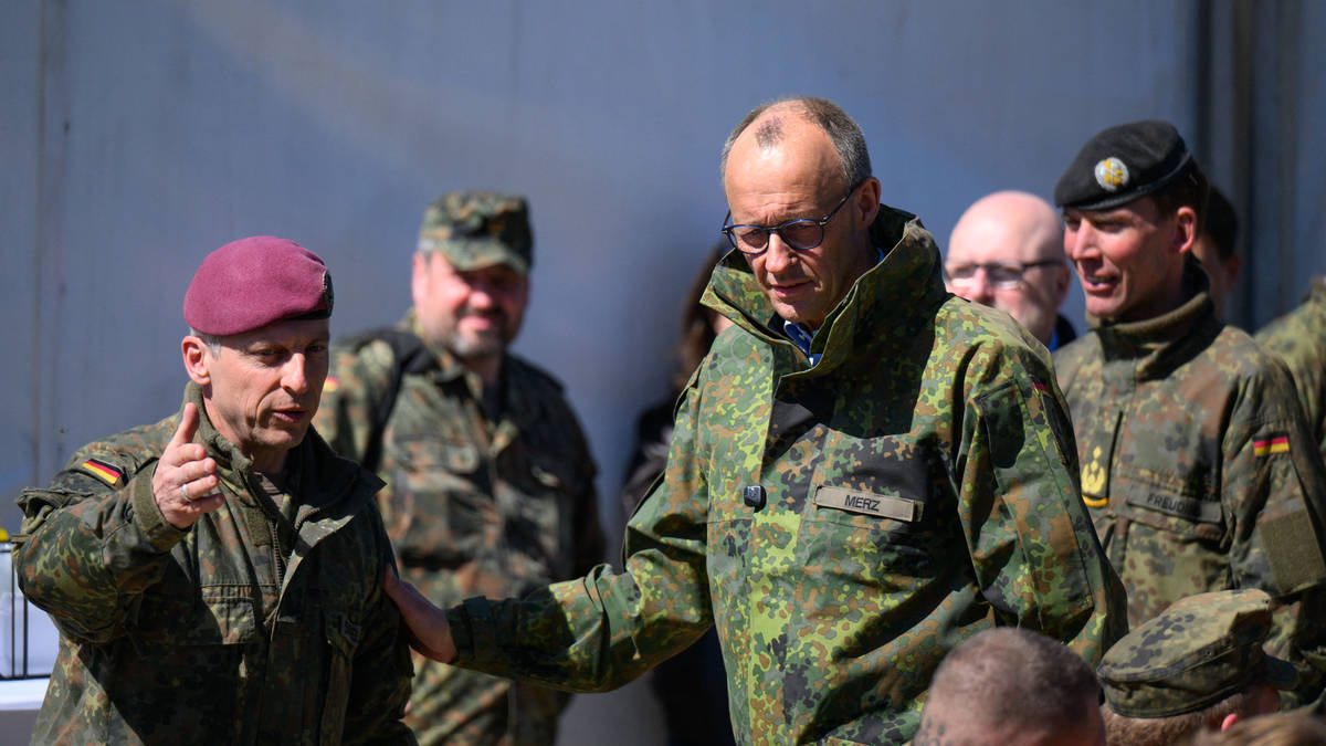clashreport's tweet photo. Germany is taking the suspected Russian sabotage attempt at Leipzig/Halle Airport to NATO.

According to BILD, Germany will present evidence of Russian involvement to the NATO Council on Wednesday. 

France, the UK and NATO Secretary General Mark Rutte are expected to support a coordinated response.

Possible measures include new sanctions, action against Russia’s shadow fleet, tighter entry rules for Russian citizens and further diplomatic restrictions.

Chancellor Friedrich Merz sees the incident as a serious escalation and warns that Germany must prepare for more hybrid attacks.

Source: BILD