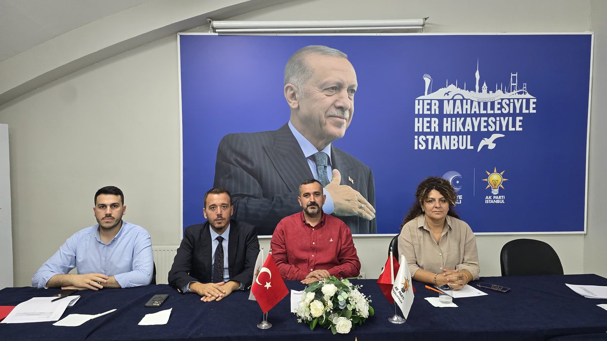 AKBahcelievler's tweet photo. Teşkilat Başkanımız Sn. @oktaykocbiyik ’ın başkanlığında; İl Koordinatörümüz Sn. @cagricayli_ ’nın katılımlarıyla haftalık olağan Yönetim Kurulu toplantımızı gerçekleştirdik. 

Alınan kararların teşkilatımız ve ilçemiz adına hayırlara vesile olmasını temenni ediyoruz. 🤝 https://t.co/VmosjF5akt