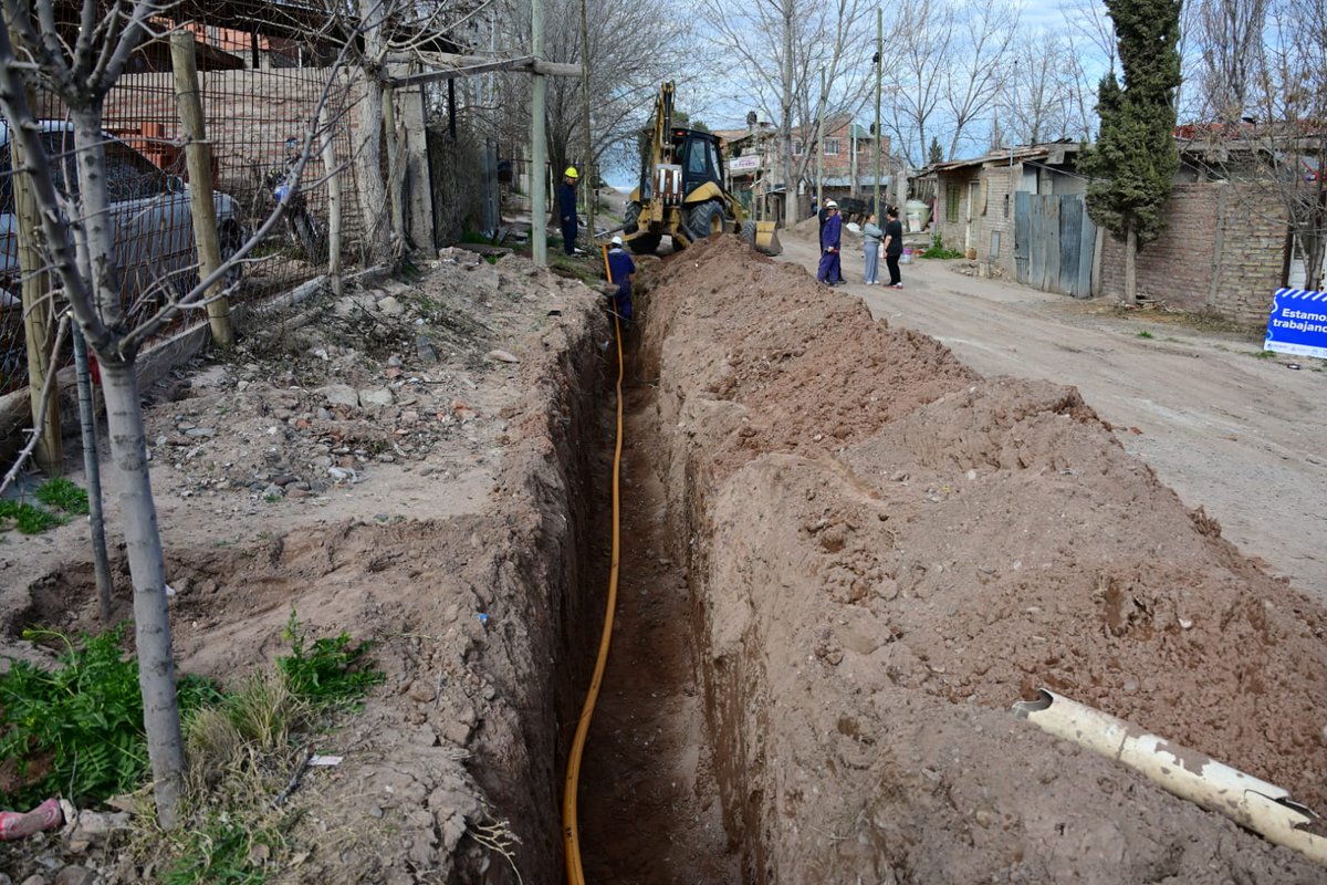 IMUH_Nqn's tweet photo. 🚧👷Trabajamos en distintos sectores, lo que nos permite además continuar en el Barrio con otros servicios!
@MarcoZapata_nqn:"Agregaremos nuevos frentes de acción que nos darán la posibilidad de culminar en Noviembre esta obra tan importante para las👨‍👩‍👦‍👦👩‍👩‍👧"

#ElegimosSeguirHaciendo https://t.co/5qJsl7U1R1