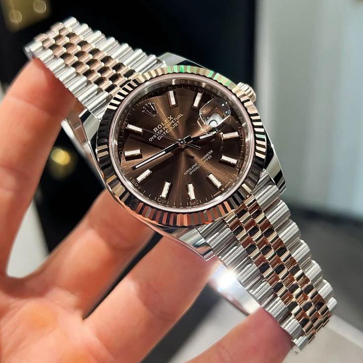 Prime_Asthetic's tweet photo. Is the Rolex Datejust the ultimate everyday luxury watch, or just the safest flex? https://t.co/BwvBG8gcEU