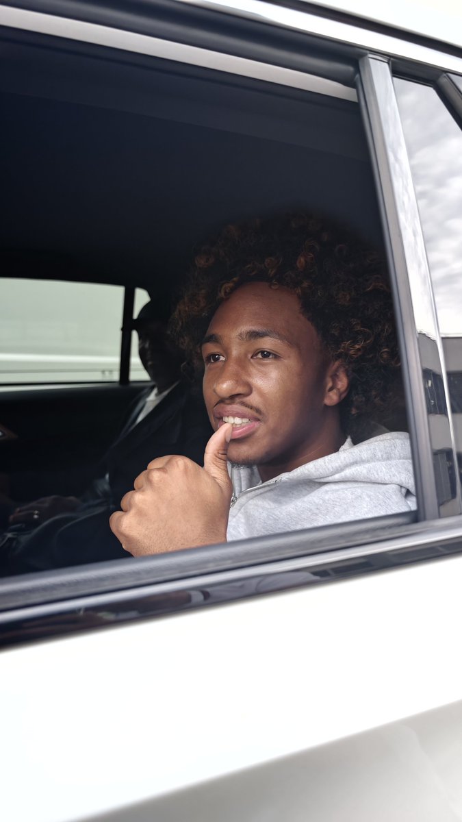 ThibaultPascal's tweet photo. Malick Fofana est encore à Lyon à 19h23 🚨 #TeamOL https://t.co/jlLUnlixg5