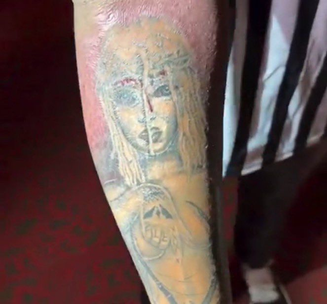 wuckturnal's tweet photo. Throwback to a fan going Psykotic on the tattoo 😮‍💨😮‍💨😮‍💨

W or L Brehs? https://t.co/NpG5PKcWCr