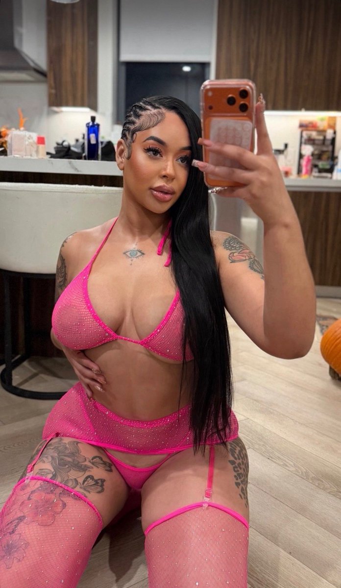 lynaritaah's tweet photo. Definitely what a 10/10 looks like⁠‌‌‌‌‌‌‌‌‌⁠ https://t.co/KGfZcZCwLr