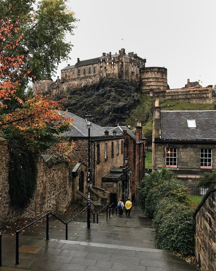 reminiscinbby's tweet photo. Edinburgh, Scotland https://t.co/AFvZiIOqZ9