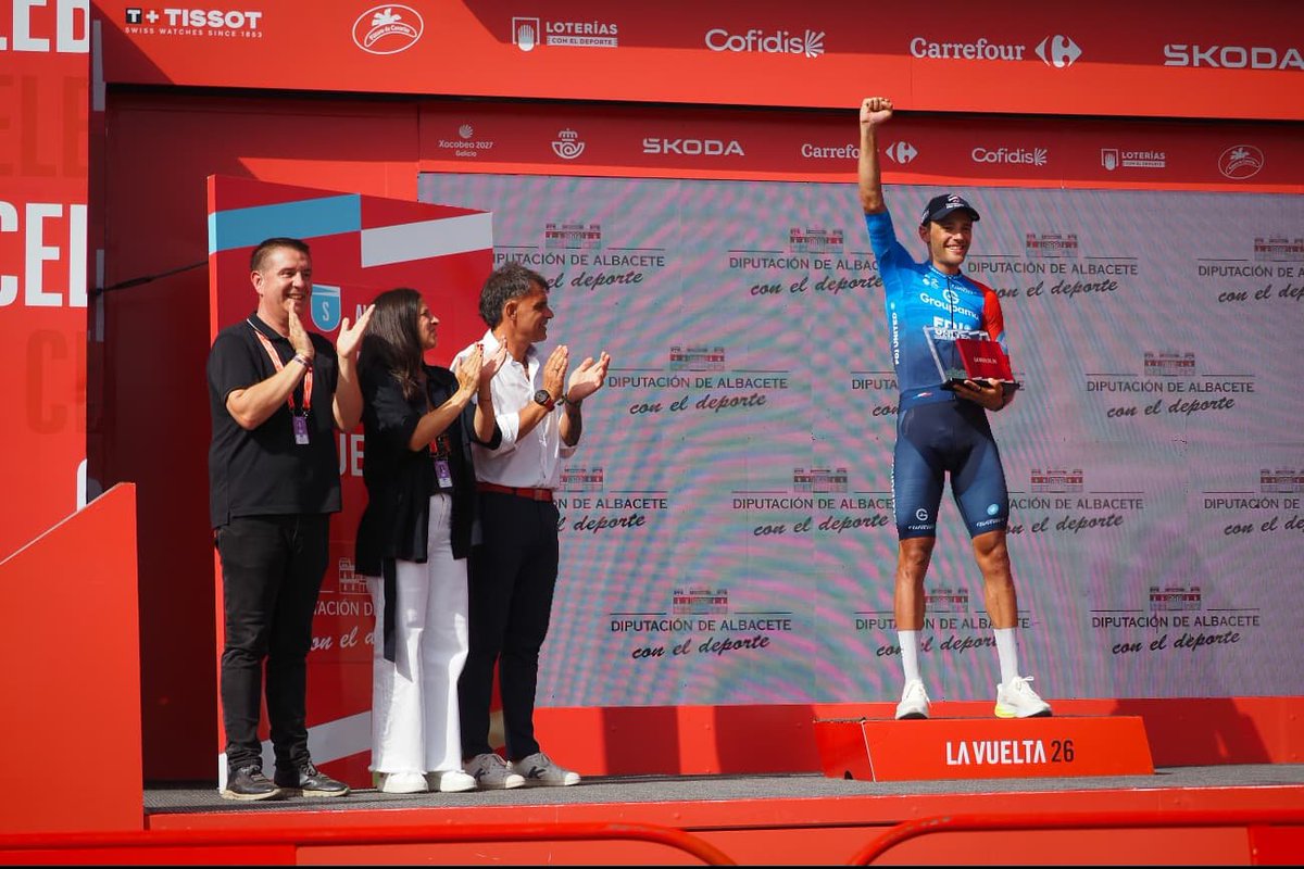dipualba's tweet photo. 📣 La Sierra de Albacete ha conquistado @lavuelta, evidenciando todo el potencial de la provincia‼️
 
Y @santicenizate ha subrayado, desde Elche de la Sierra, la satisfacción y el orgullo, avanzando que trabajamos para consolidarnos como el referente de cicloturismo que ya somos. https://t.co/0VOZTlqckA